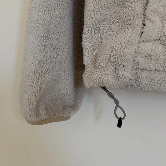 The North Face Women's Teddy Jacket - Picture 7 of 10